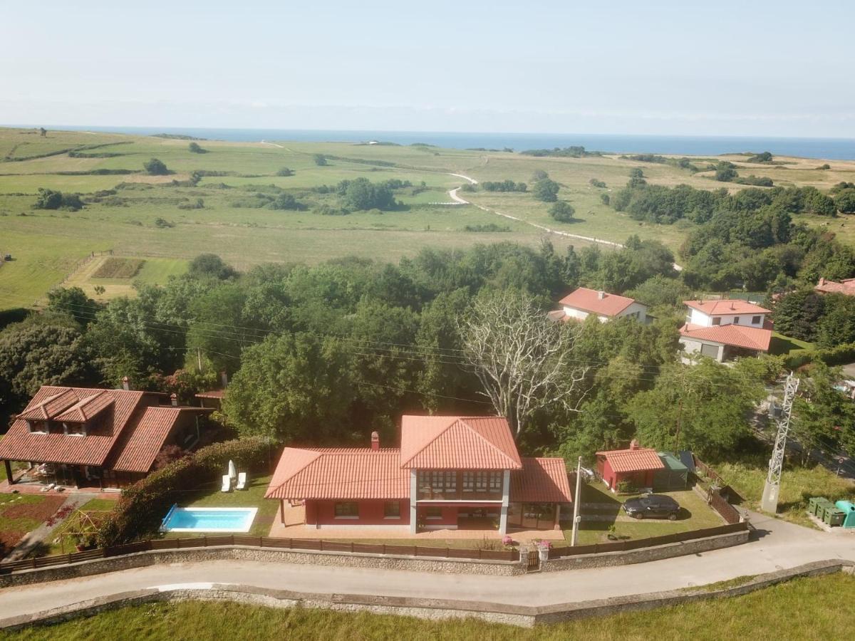 La Casa Roja Asturias Villa Hontoria Exterior photo